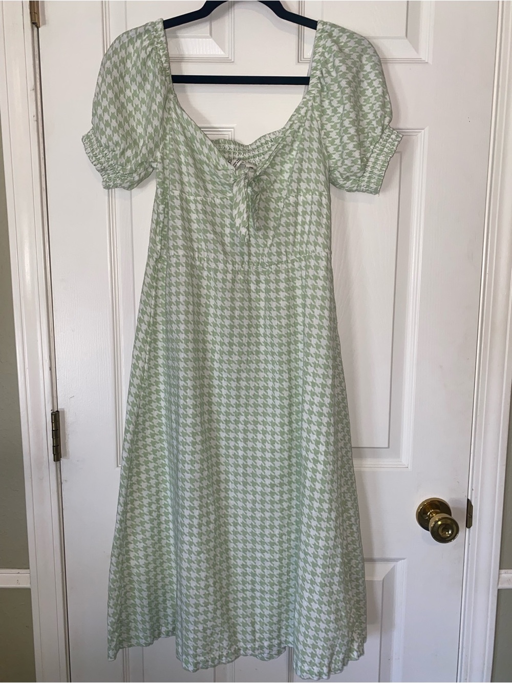 Roxy Summertime Feeling Light Sage & White Houndstooth Puff-Sleeve Midi Dress